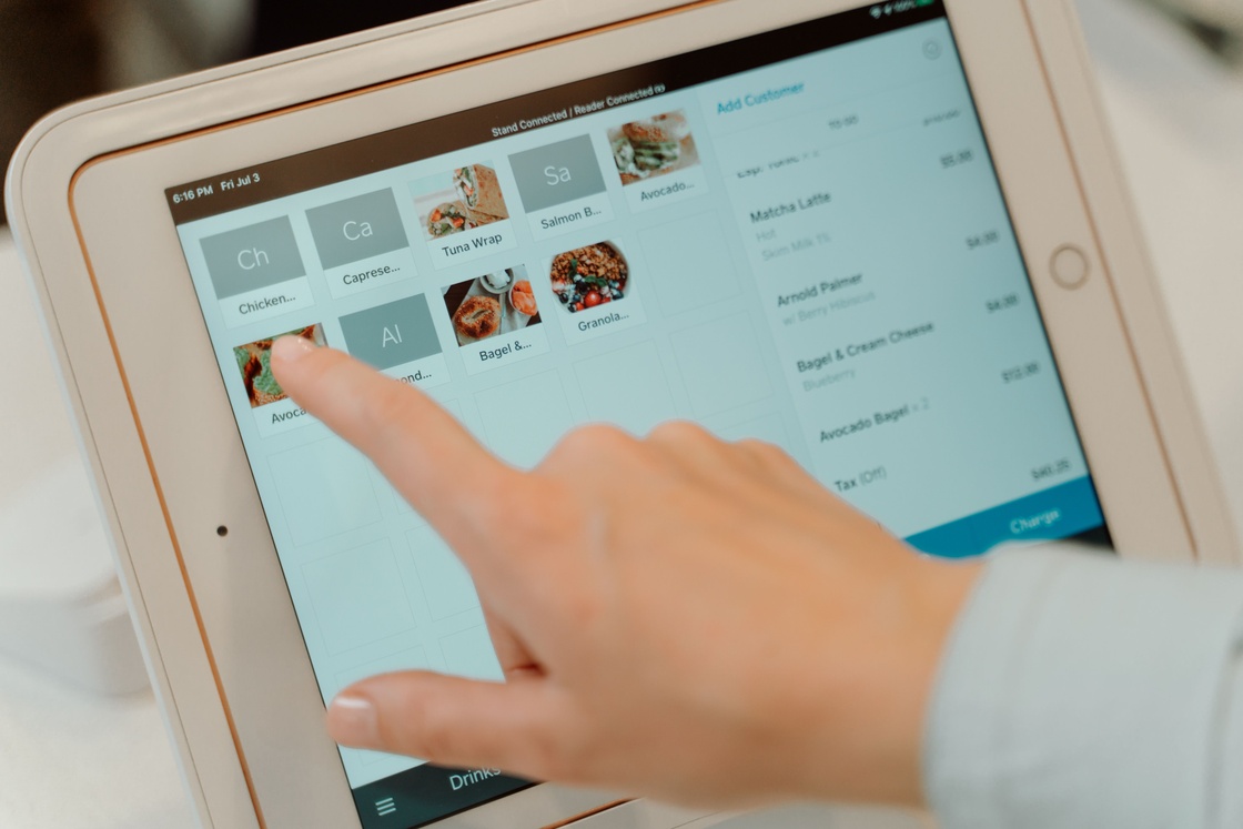 Tablet point-of-sale for QR table ordering